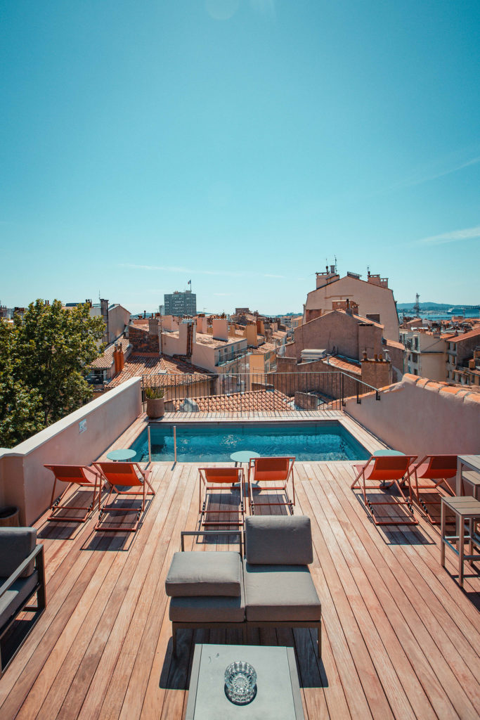 rooftop-piscine-bar-hotel-toulon-centre-ville-soiree-3