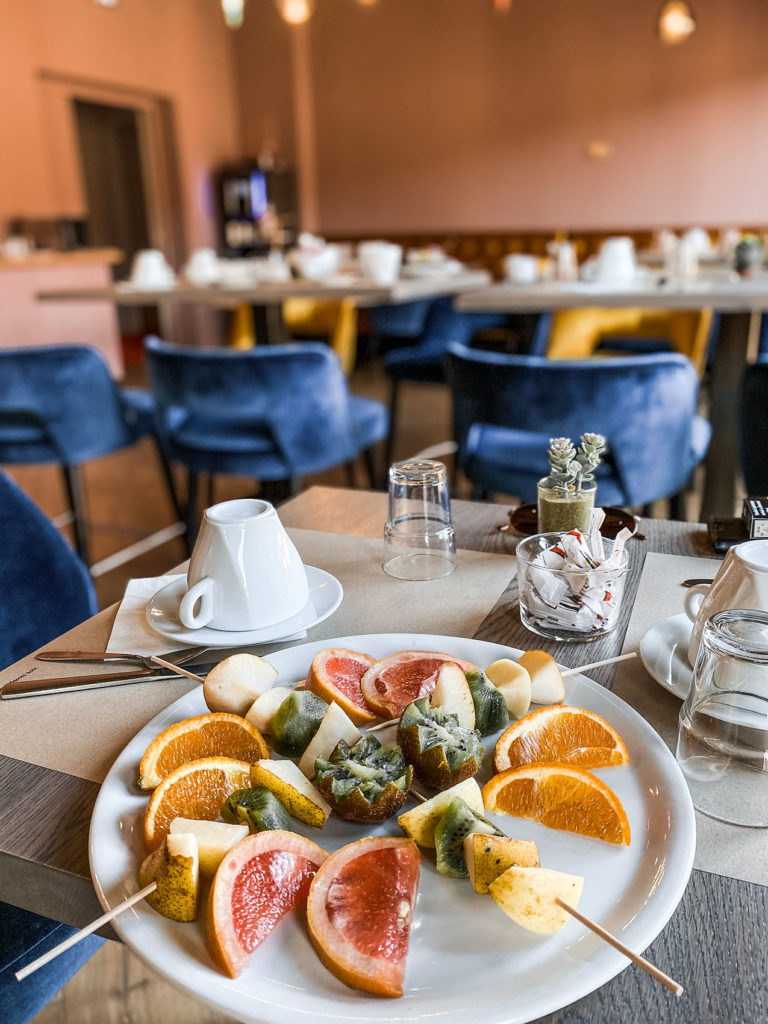 petit-dejeuner-grand-hotel-dauphine-toulon-hotel-piscine-3-etoiles-2