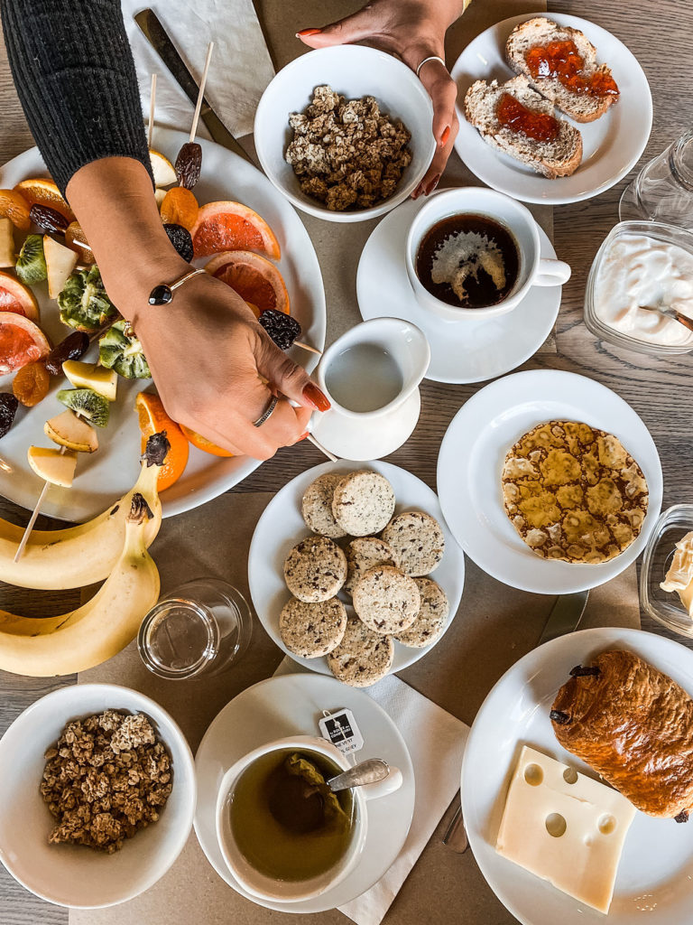 petit-dejeuner-grand-hotel-dauphine-toulon-hotel-piscine-3-etoiles-3