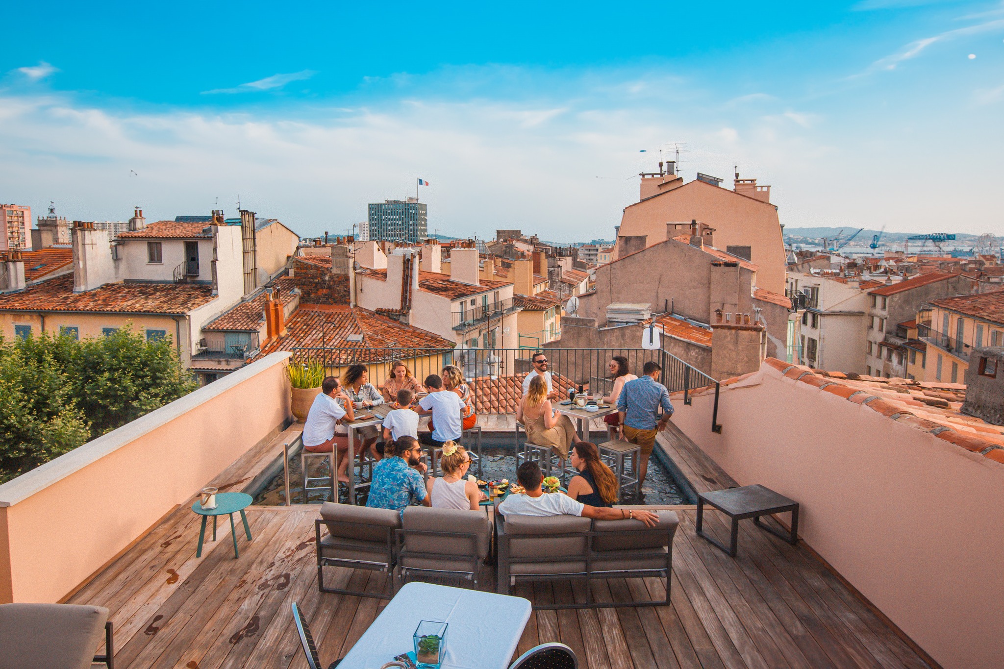 rooftop-bar-piscine-toulon-centre-ville