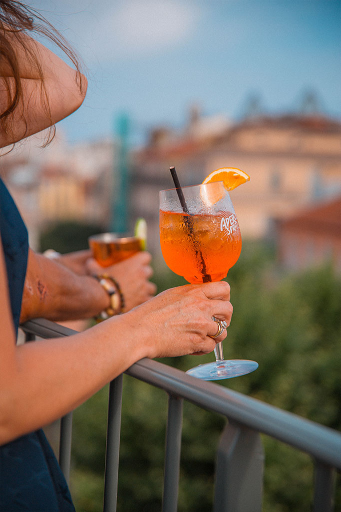 bar-sur-toit-terrasse-a-toulon-hotel-grand-hotel-dauphine-9