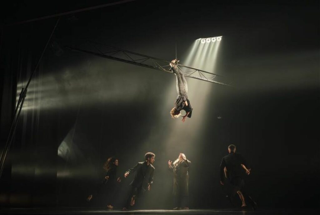 cirque-la-chute-des-anges-toulon-grand-hotel-dauphine