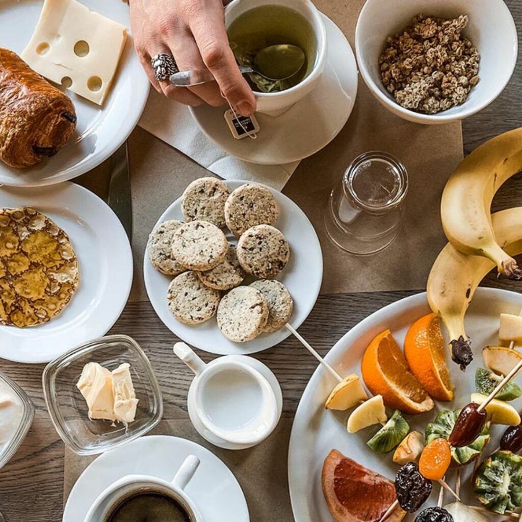 offre-exclusive-escapade-enchantee-a-toulon-petit-dejeuner
