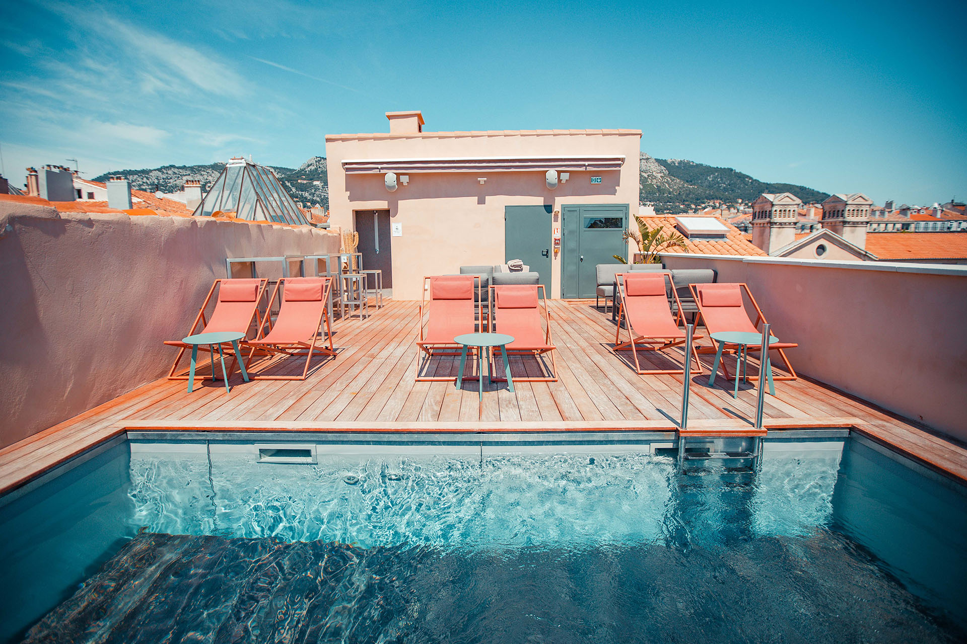 notre-hotel-qui-sommes-nous-grand-hotel-dauphine-toulon-piscine-3-etoile-2025-3