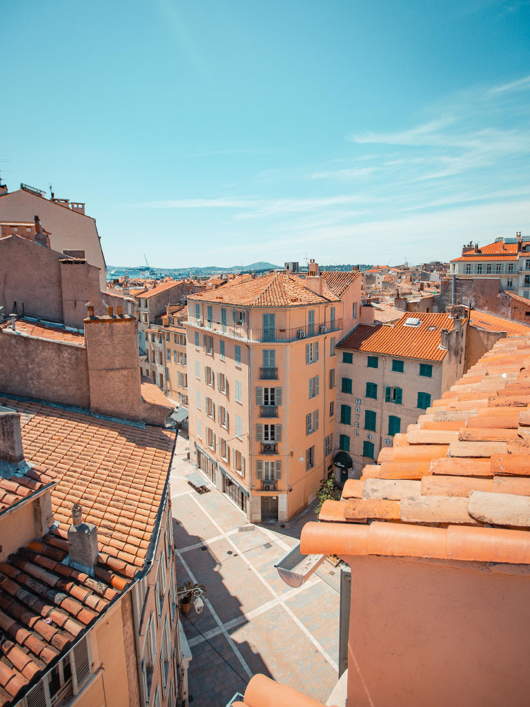 Notre-situation privilegiee-grand-hotel-dauphine-toulon-piscine-3-etoile-2025-5