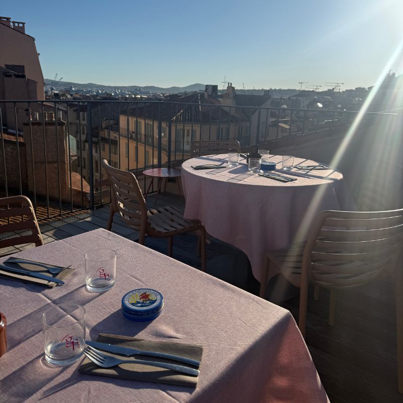 Soirée-petrossian-bar-rooftop-Toulon-3